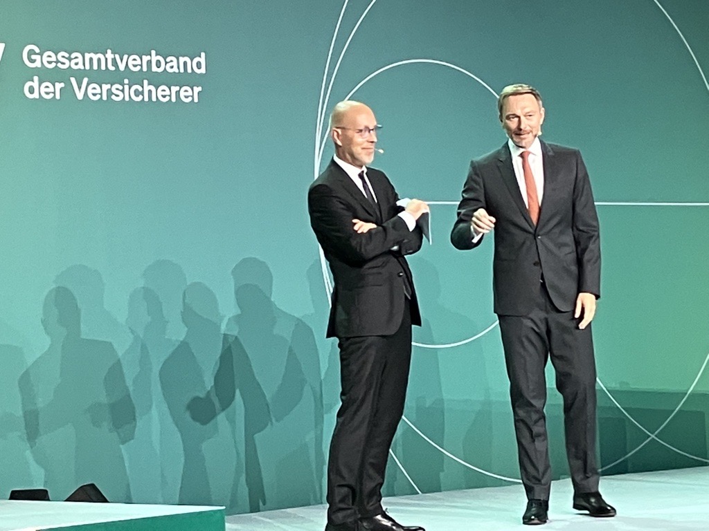 procontraonline's tweet photo. #Versicherer sollten ihr Kapital stärker am Standort Deutschland investieren, fordert #Bundesfinanzminister @c_lindner.
#TagderVersicherer #GDV @gdv_de #VersTag22 https://t.co/InouPj9IJW