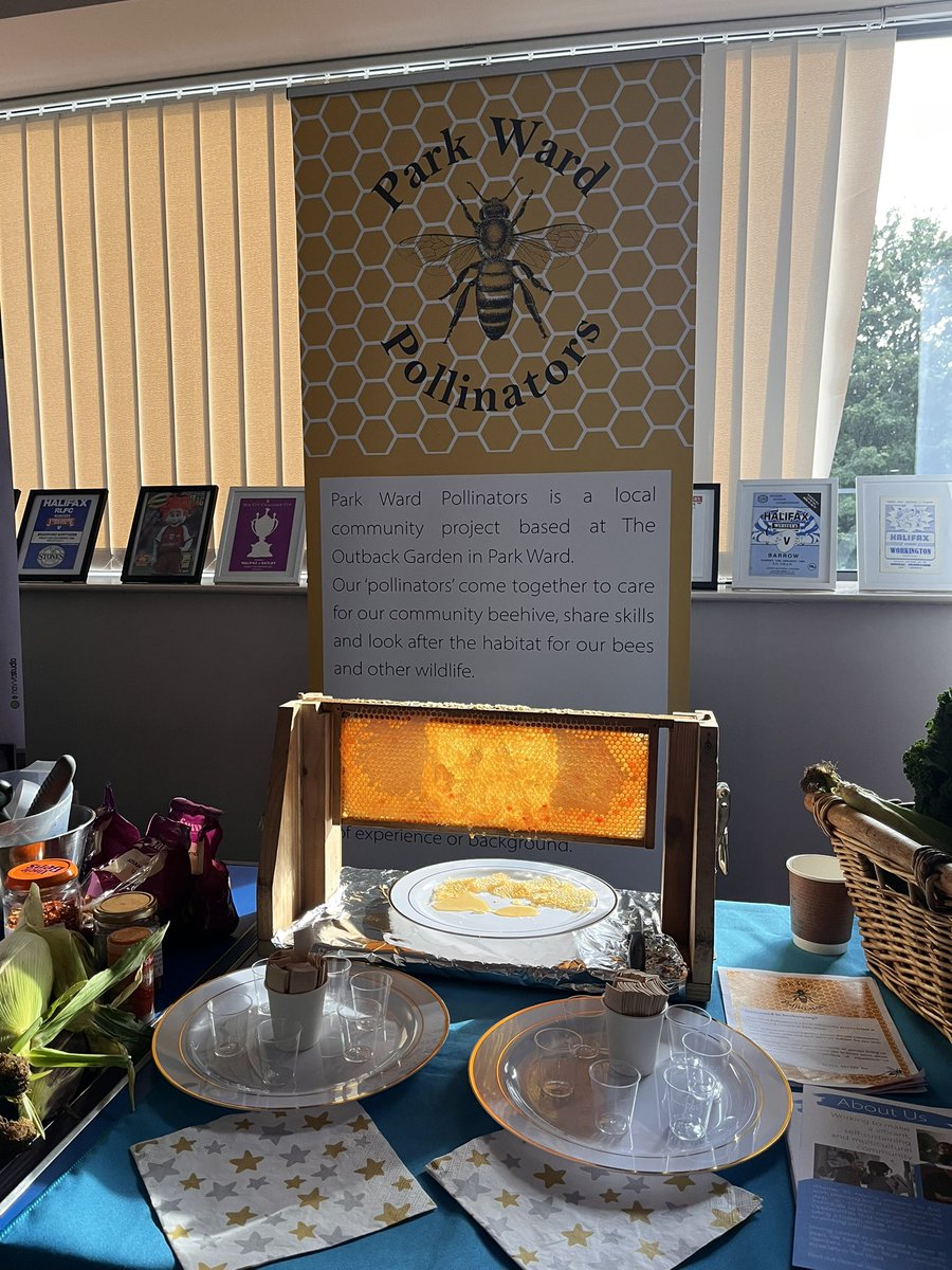 hot_employment's tweet image. Showcasing a variety of our services at the @Calderdale #FuelYourKnowledge event, including @OutbackGardenHX pop up shop, @PollinatorsPark and our @fuel_bank emergency fuel vouchers. Great to see so many people attending committed to easing the #COLC for our communities