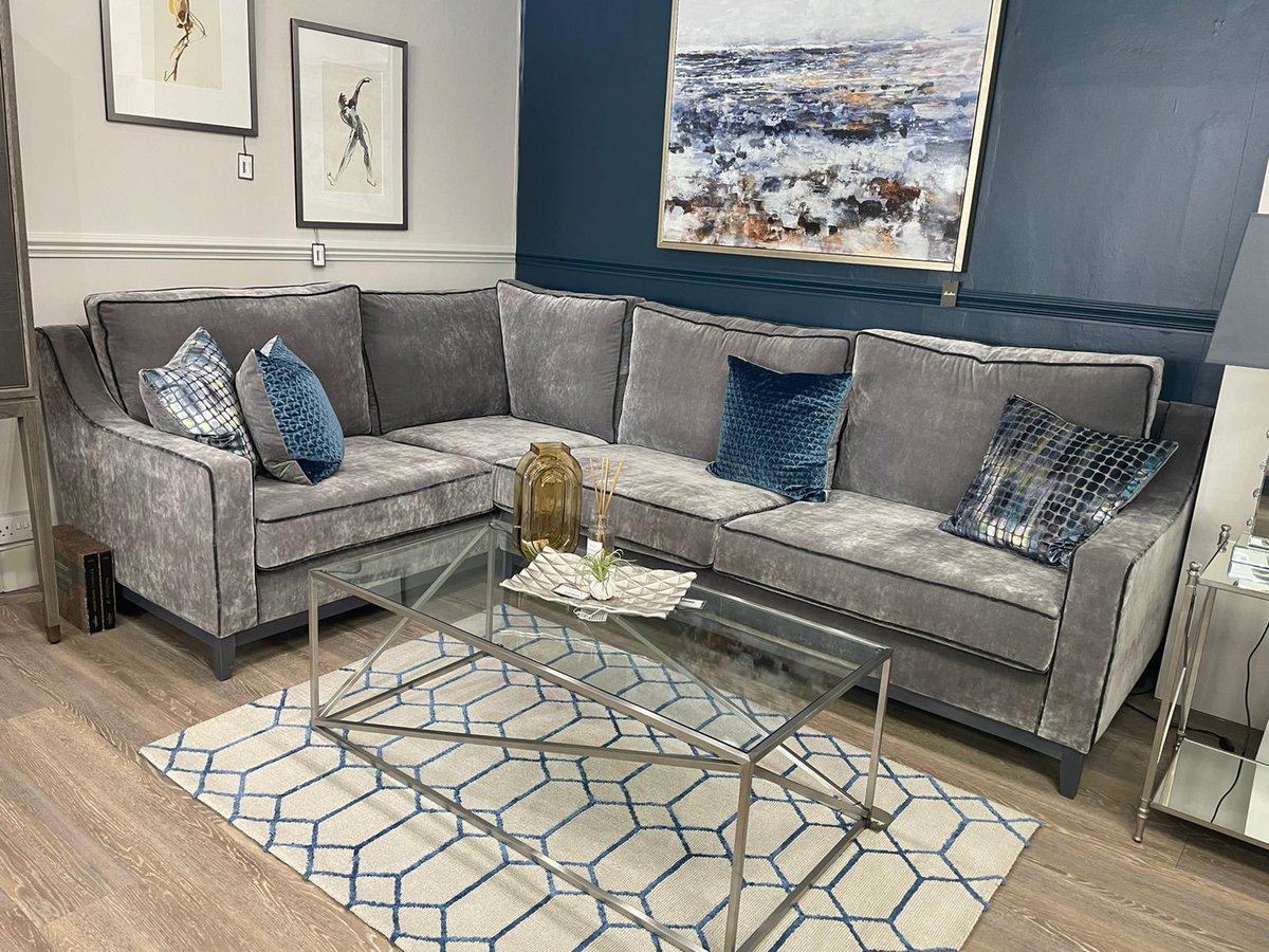 HuntersofDerby's tweet image. *CLEARANCE EVENT*

We’ve recently rearranged our showroom so we have great savings on quality furniture.

Clearance items are available immediately for collection or delivery.

Visit the website or take a browse around the showroom. 

huntersfurniture.co.uk/collections/cl…