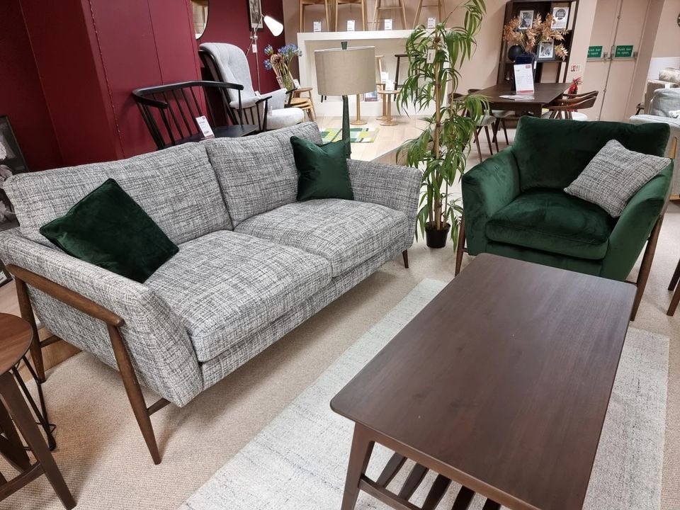 HuntersofDerby's tweet image. *CLEARANCE EVENT*

We’ve recently rearranged our showroom so we have great savings on quality furniture.

Clearance items are available immediately for collection or delivery.

Visit the website or take a browse around the showroom. 

huntersfurniture.co.uk/collections/cl…