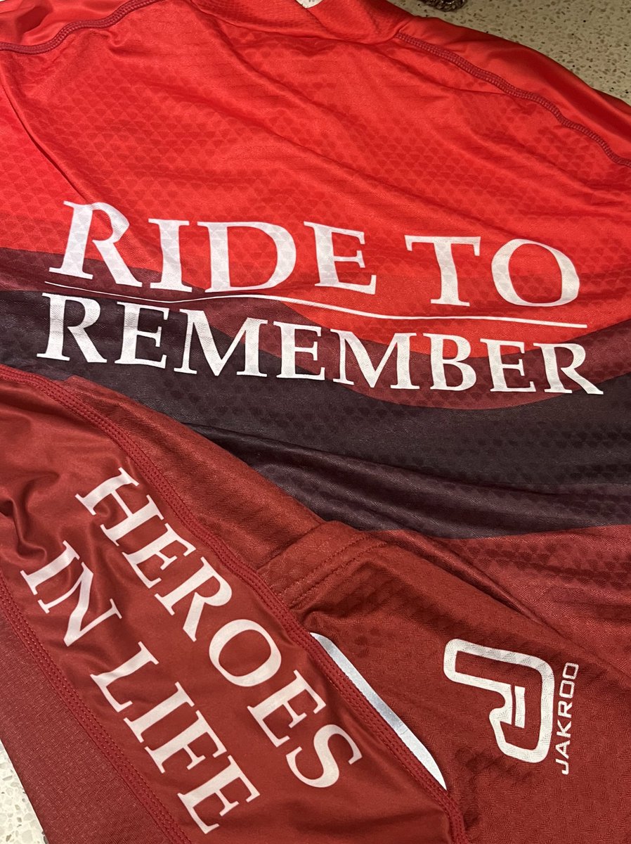 jv5018's tweet photo. This morning, one day after laying a brother to rest, we will start our 500km ride to Ottawa with 170 officers. We will join thousands at Parliament Hill for the @CPPOM Memorial service on Sunday. #heroesinlife #ridetoremember @TorontoPolice https://t.co/QRuidoAMUV