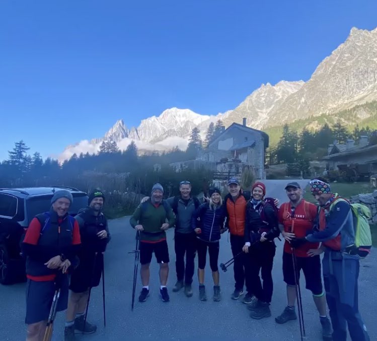 RestartRugby's tweet photo. And off #TeamRestart go! ๐๏ธ
Good luck to the team, and please support them and donate what you can via the link in our bio!
#ThreePeakChallenge https://t.co/K9zbknAyb6