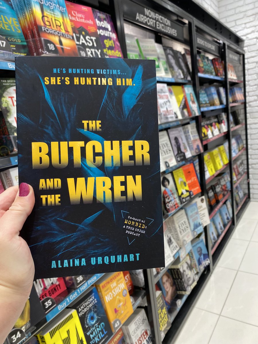 Shelley_Tree's tweet photo. I spy #TBATWinthewild 👀📘Spotted at London Stansted Airport ✈️

Congrats @AlainaToTheMax - I’m halfway through! 📖 
@AMorbidPodcast @ashkell83. It’s a great read. #cantrecommenditenough https://t.co/NKcu9AVa7k