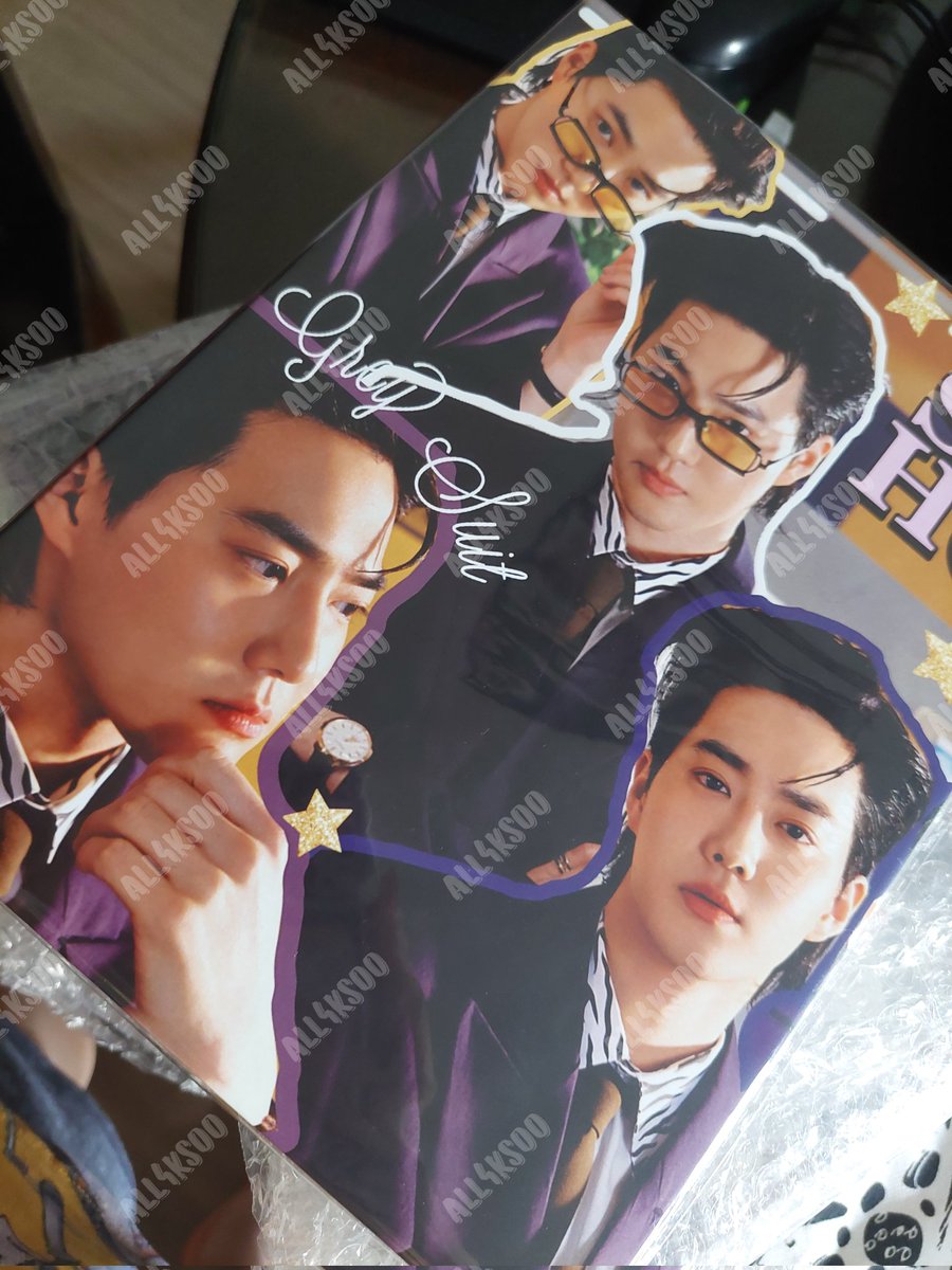 all4ksoo's tweet photo. #4KsooARRIVALS 🐧
MALAYSIA BOX14 - BOX DELIVERED 09.21.22 ✅️
Finished item checking & sorting. Mini photo preview of the SUHO BINDER and TY SCARF 💕
Will start sending arrival notices in a few via DM/email ~ Kindly wait for it. Thank you ✨️🙏 https://t.co/eaWGxGdMPH