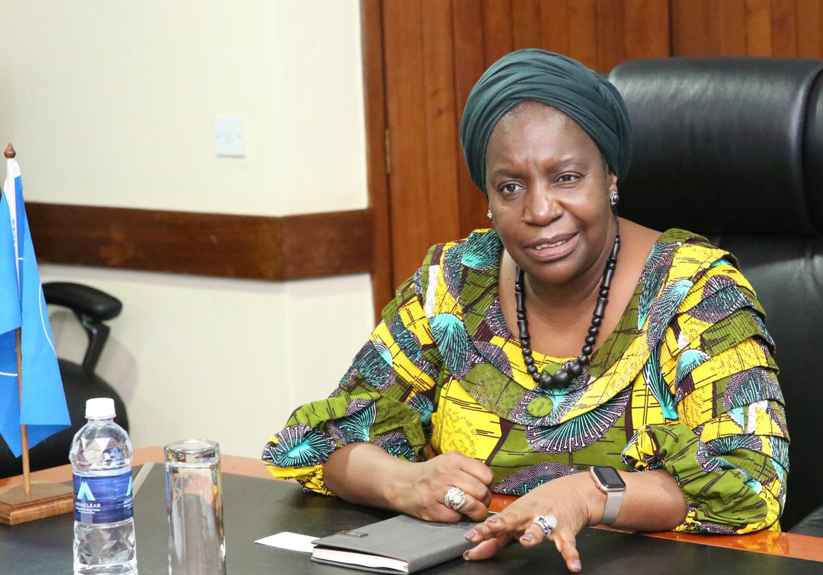 ChilesheKCOMESA's tweet photo. We have held discussions with the new #UnitedNations Resident Coordinator for Zambia Ms Beatrice Muntali (in blue) on continued collaboration in agriculture, market integration, gender, early warning system and immigration. #Growingtogetherforprosperity https://t.co/mEeraMKciU
