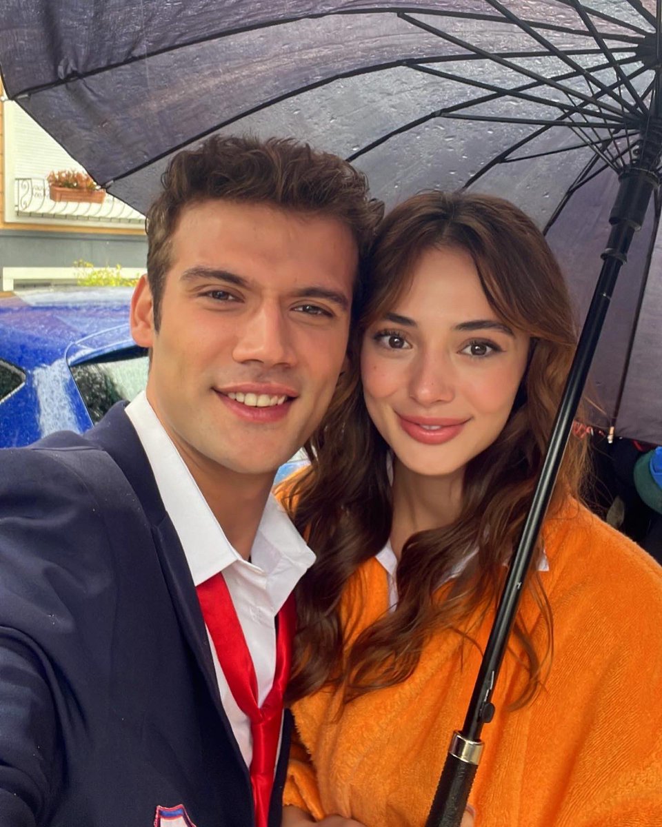 #EkKan selfie’sinden daha güzel bir şey varsa o da iki #EkKan selfie’si! 🤭😍♥️ #DuyBeni <a href="/startv/">STAR TV</a>