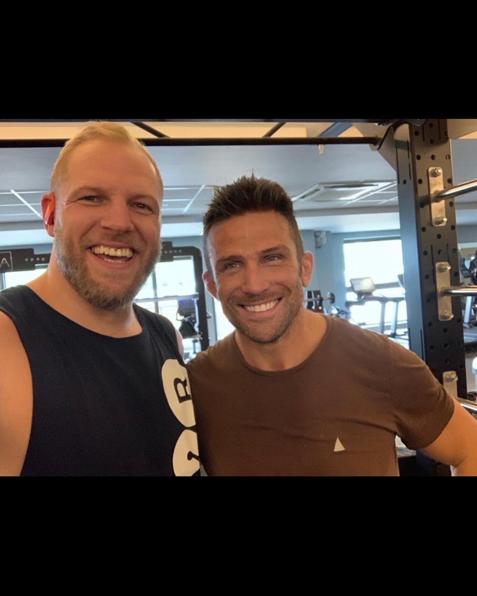 AlexReid's tweet photo. Just bumped into old team mate and fellow doting dad @jameshaskell
Great to compare notes on emergency โC sections!โ
Donโt see each other very often, but have always gotta smile from this lovely man! ๐
#teammates #dotingdad #csection #emergency #mma https://t.co/m3akdsX00s
