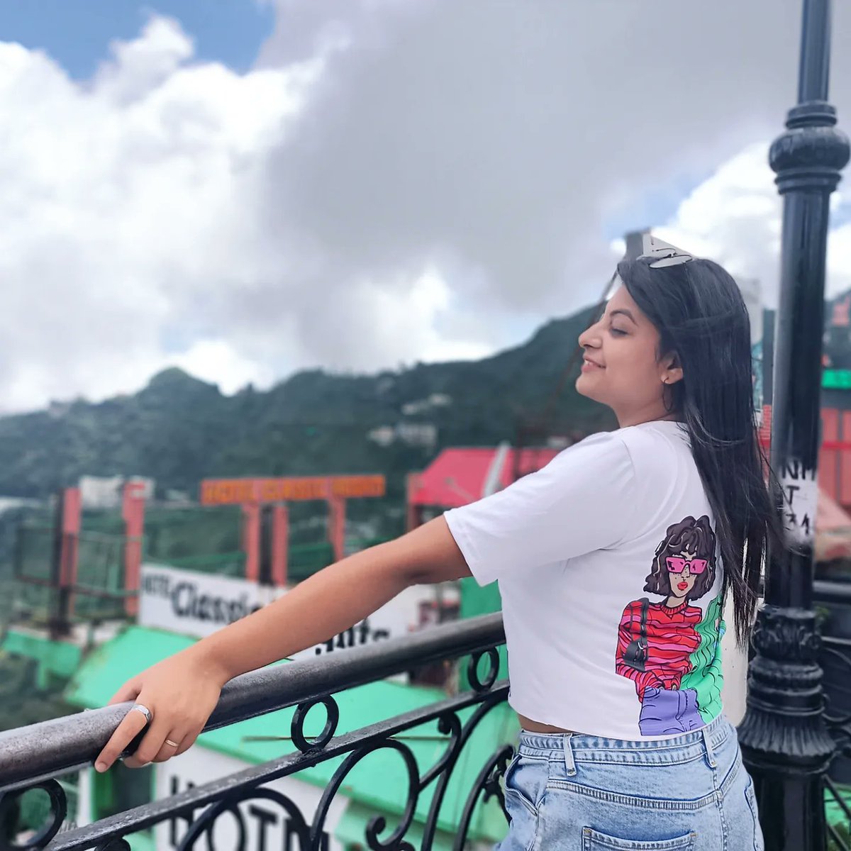 MahakKapoor10's tweet photo. Fresh air, don’t care.🌺🪴
#mussoorie #mussooriediaries #lbsnaamussoorie #mussoorietrip #mussoorie_diaries #mussoorie_queenofhills #mussooriegram #mallroadmussoorie #jwmarriottmussoorie #mussooriehills #mussoorieroad #mussoorie❤ #mkshow #anchorslife🎤🎤🎤 #anchormahak https://t.co/qwG3KhgdOk