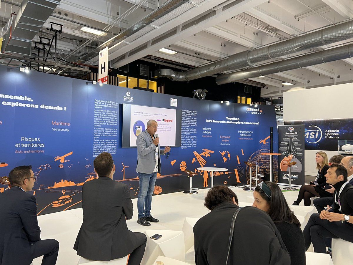 [#IAC2022 Live]
Nous consacrons la matinée à la ⚕️👩‍🚀 santé de la Terre à l’Espace.
Première séquence, les interventions des startups #PROMÉTHÉENewSpace, #WaltR et la participation spéciale de <a href="/Groupe_VYV/">Groupe VYV</a> qui nous parlent des apports des données spatiales pour la santé.