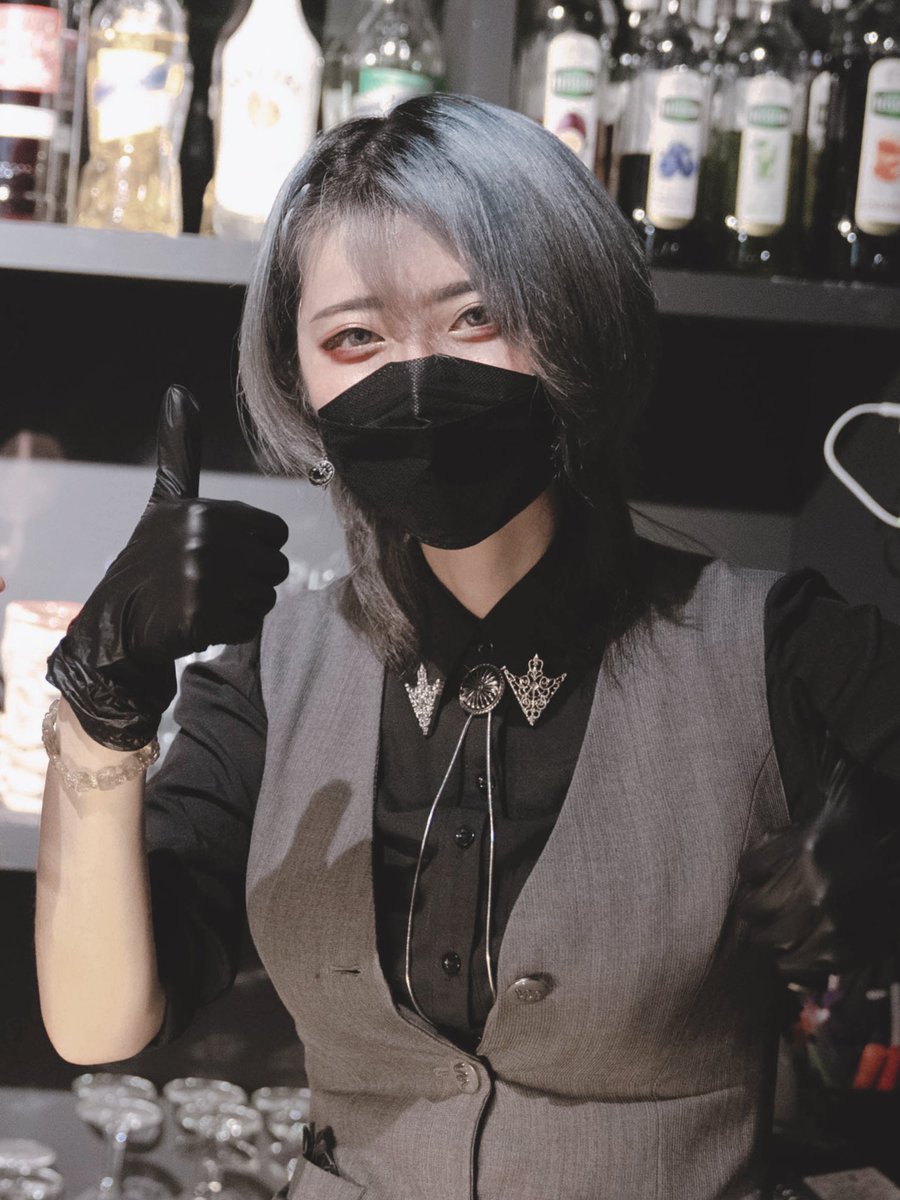分享一下
沒有那麼高冷的工作照
欸嘿😉🤍 https://t.co/UBmOupOdXj