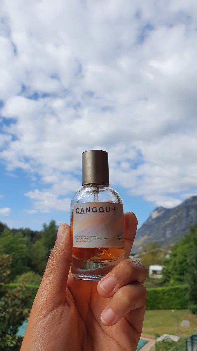 hiaytihda's tweet photo. Dikirimin @echaanes parfume #balipride Canggu yg dia beli di saya, eh di bawa adeknya ke Italia. Jadi ini adalah Canggu di Italia, order disini https://t.co/4bDVCCS6cb ( sorry jarang post parfume, karna produksi dikit - dikit sekarang ) https://t.co/72XA9kaECZ