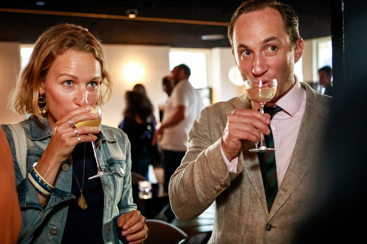 orientalist_xyz's tweet photo. On the 5th/Sept we marked our Global Launch in the UK with a launch party at Silverleaf Bar, where we partnered with Little Red Door Paris for exclusively curated cocktails for the night. 
Here's how the big smoke welcomed us!🍸
#theorientalistspirits #top50bars #drinkresponsibly https://t.co/LfloRROBdY