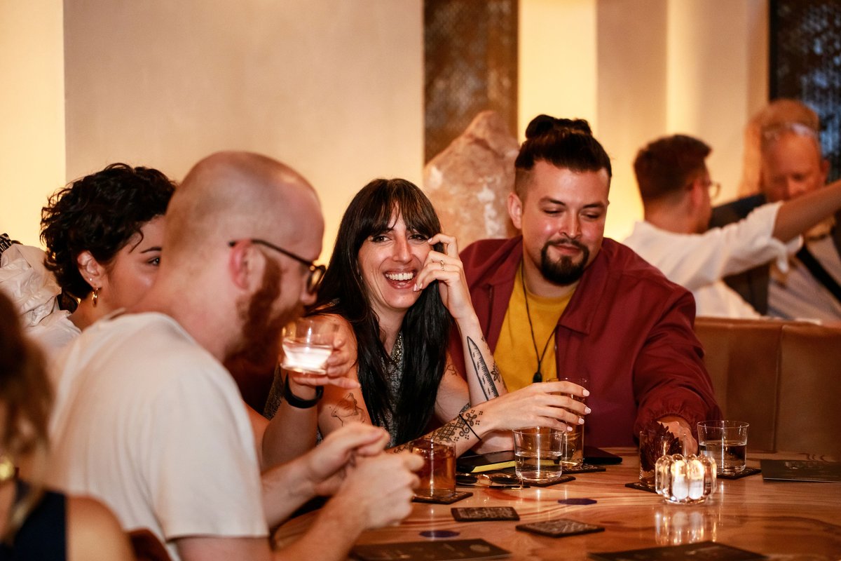 orientalist_xyz's tweet photo. On the 5th/Sept we marked our Global Launch in the UK with a launch party at Silverleaf Bar, where we partnered with Little Red Door Paris for exclusively curated cocktails for the night. 
Here's how the big smoke welcomed us!🍸
#theorientalistspirits #top50bars #drinkresponsibly https://t.co/LfloRROBdY