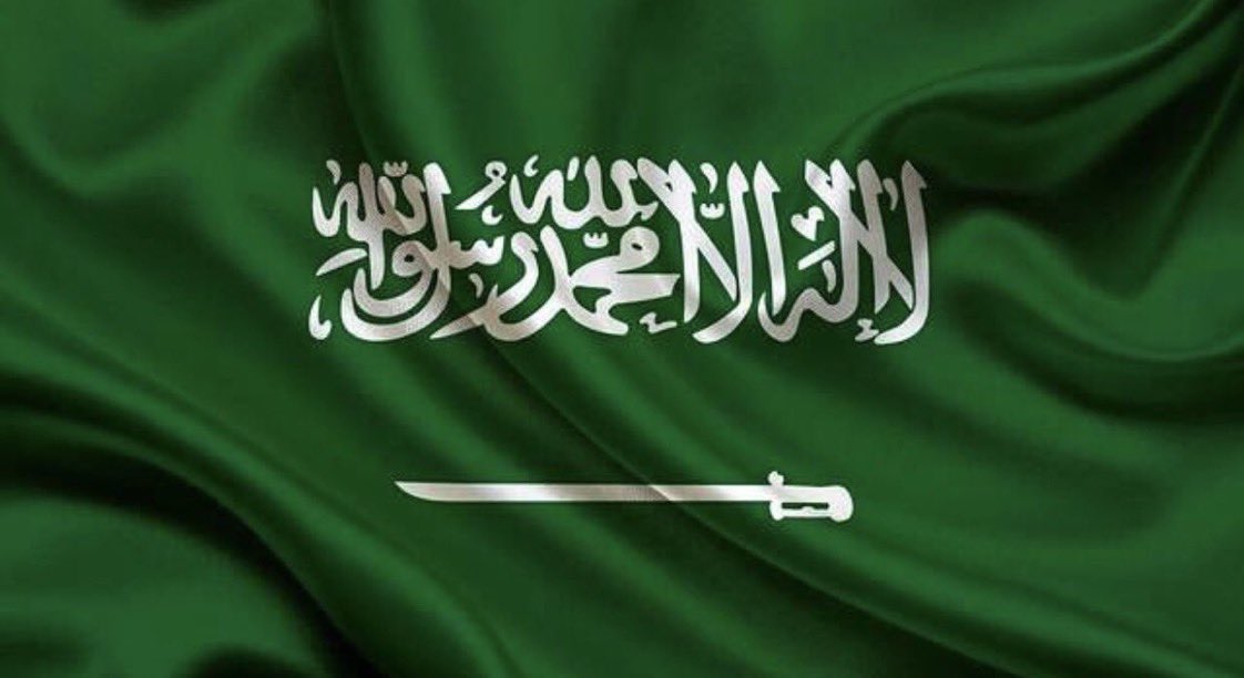fa_ha77's tweet photo. لك بالحنايا وطن وانت الوطن والاكيد
دونك نهز العروش ونردع العايله

الك الولاء بالعمر و الك الولاء بالوريد
من دون حدك نسل السيف للمايله

يالمملكه عيدي وعيدك نهاره سعيد
في ظل حكامنا عشاقة الطايله

فهد الصالحي

 #هي_لنا_دار_٩٢ https://t.co/DFMovJ9pjt