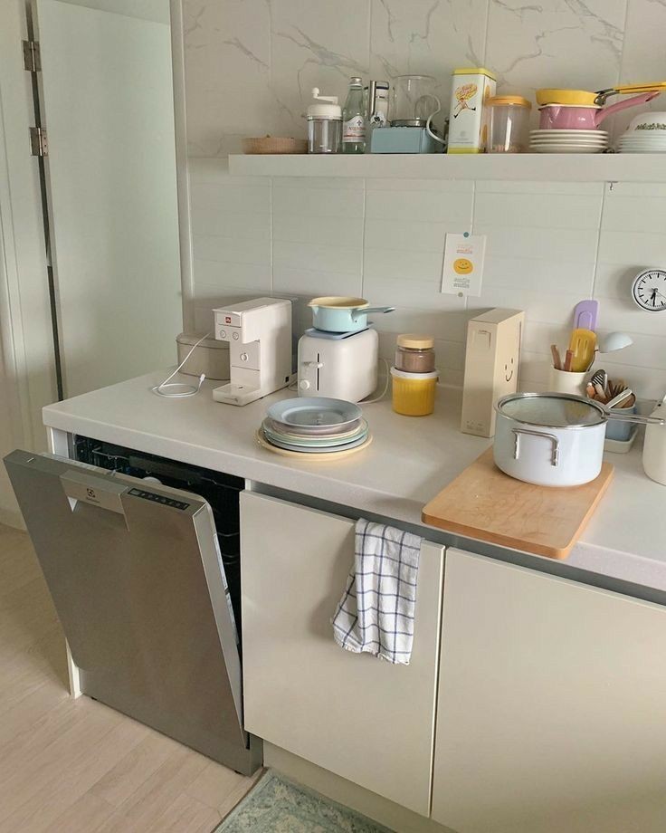 oneinabbillion's tweet photo. Rekomendasi barang-barang dapur (◠‿◕)

(terkhusus ibu rumah tangga, anak kost, atau kamu yg hobinya masak, boleh nih di cek thread ini. Ada barang-barang pelengkap untuk dapur kamu dan juga alat makan lohh😃) tunggu apalagi, ayo di cekidot🤗

- a thread https://t.co/3weUZnifpF