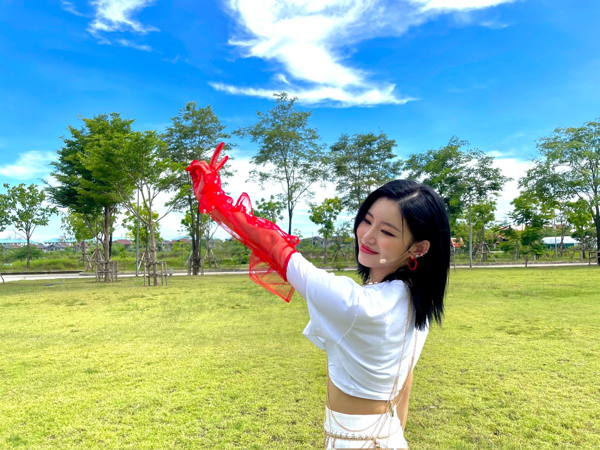 TribeWeverse's tweet photo. 🦊's Weverse post on 220922 

Only smiling pictures!! 😄☁️
(Happy Coca Cola shoot ❤️)

@tribedaloca
#트라이비 #TRI_BE #현빈 #HYUNBIN  #LEVIOSA #Kiss https://t.co/hxcNkxCtGh