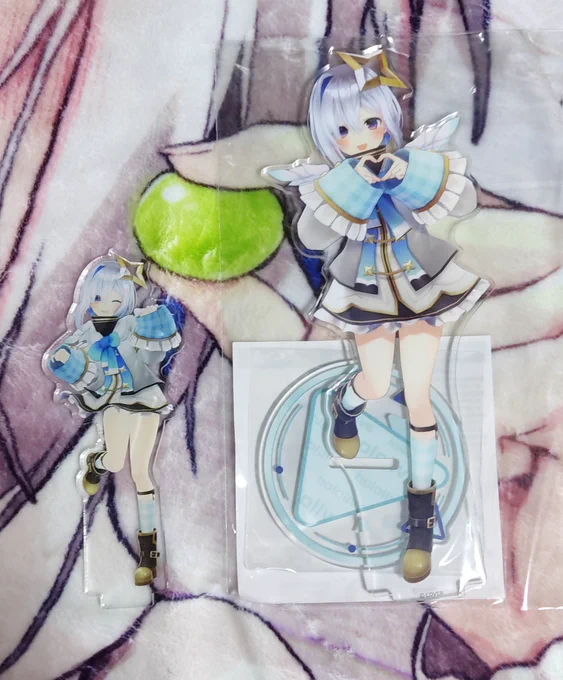 かなたんの新しい3Dアクスタも届いた!…なんか君デカくない? 