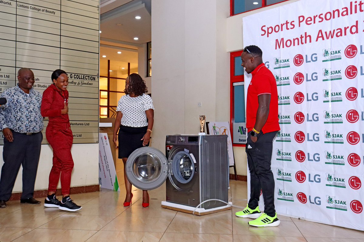 alexisaboke's tweet photo. Well in @Ferdiomanyala for being named the SJAK LG Sports Personally for August, going home with an LG Artificially Intelligent 8kg washing Machine. https://t.co/ceTxYolAJs