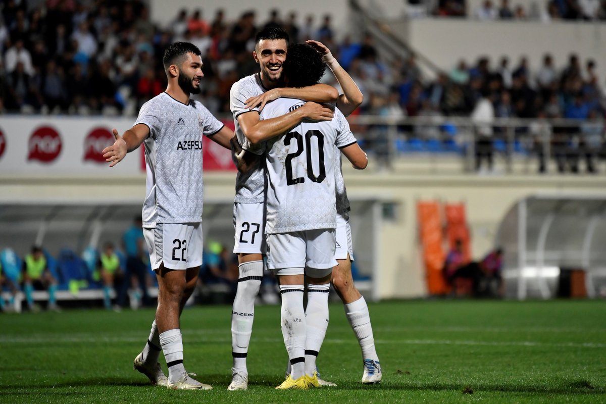 EuropaLeague's tweet photo. 🇦🇿 Qarabağ = top of the league over the international break 👏

First club hat-trick for Musa Gurbanli ✅

📸: @FKQarabagh | #UEL https://t.co/IobaM7v5lc