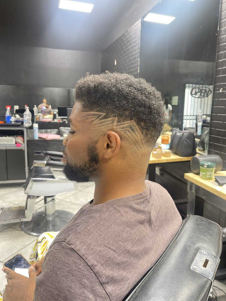 AB THE Barber Barbie.💈💖 tweet media