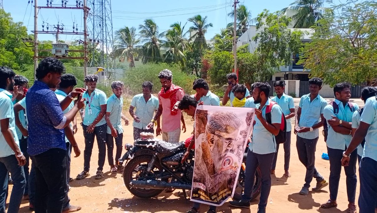 #Thunivu 2nd Look Mass Celebration Done By Nellai #AK fans Team <a href="/TIRUNELVELI_AFC/">TIRUNELVELI AJITHKUMAR FAN'S CLUB</a>  Students Wing
