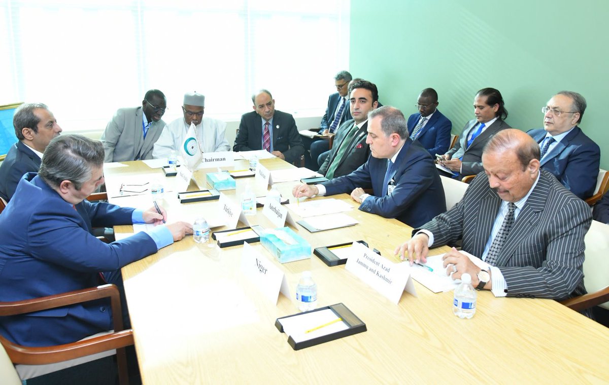BBhuttoZardari's tweet photo. At the OIC Contact Group on Jammu &amp; Kashmir, I highlighted grave human rights and humanitarian situation in #IIOJK. Contact Group adopted a joint communique reaffirming strong support for the legitimate struggle of the Kashmiri people for self-determination #UNGA77 #OIC https://t.co/WhO4ODEZnj