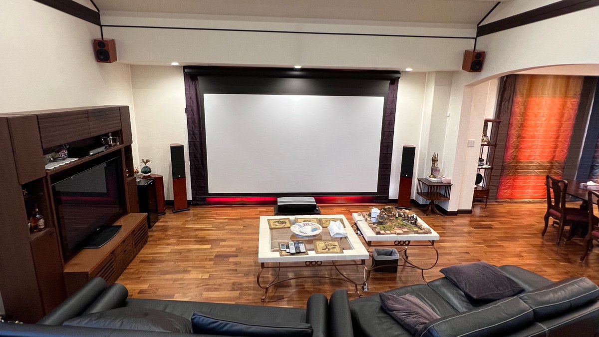 EliteScreensJ's tweet photo. 使用事例、このサイズで見る映画は本当最高です。
#135インチ では、Dolby Atmosの迫力は別次元に感じます。
超短焦点対応スクリーンは迷わず #エリートスクリーン 
にする事をおすすめします。コスパ、設置性、品質、操作性全てで満足出来る事。
#XGIMIAURA
#超短焦点プロジェクー
#SKT135UWH2E12 https://t.co/0C1ZqLeCcg