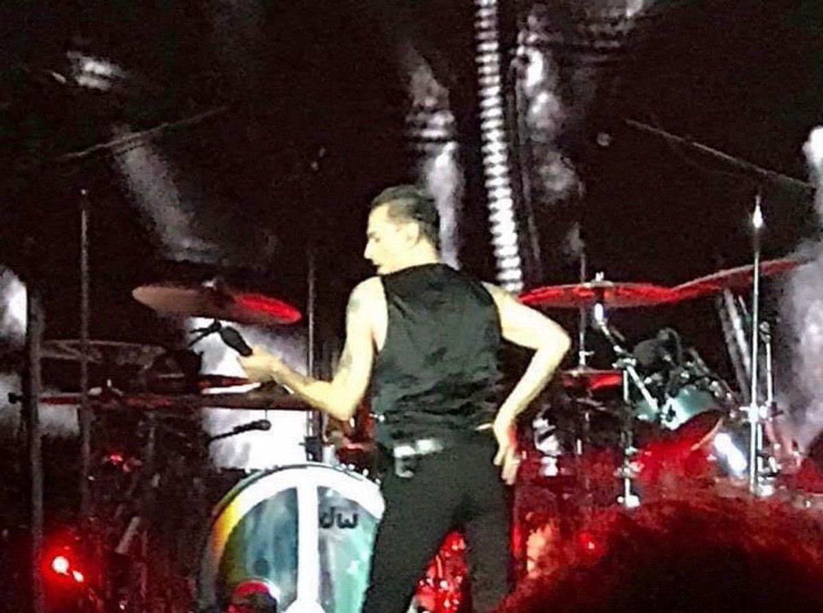 jeffknet's tweet photo. #TBT 5 years ago tonight, @DepecheMode at #Starplex Pavilion Dallas. You can see several videos from the 10th row center on my YouTube channel. 📹 https://t.co/d1vGHEo6b0 https://t.co/QIl6cYyGZQ