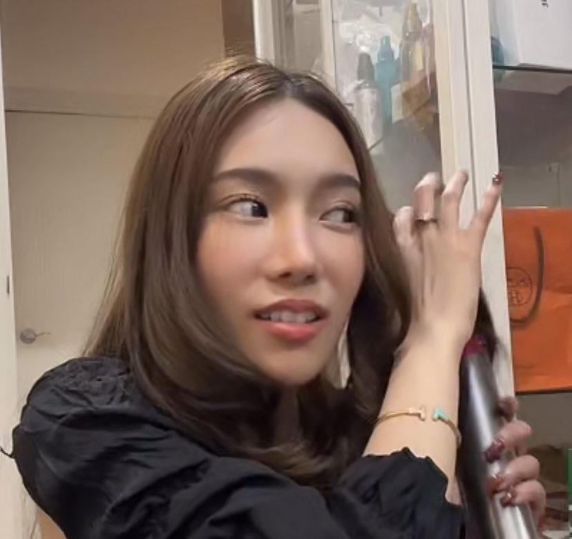 poddstars's tweet photo. oaey definitivamente eu penteando meu cabelo 😩🥺 #oaeyponchanok https://t.co/GhW6gUrZVX