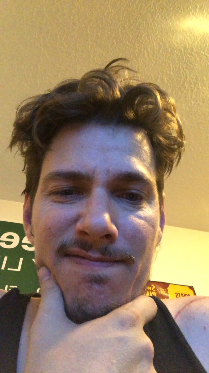 Mthomas951's tweet photo. 3 shits in lighting my 2nd blunt Iโm definitely feeling relaxed ๐๐จ๐ฅ๐ฅ. How you feeling tonight? #Mmemberville #stoner #stoners #420friendly #420gamer #cheers #howyoufeeling #chilling #weedlover #Twitter #twitch #LiveStream playing Fortnite very badly stop on by if you want https://t.co/0mjLGUr7KX