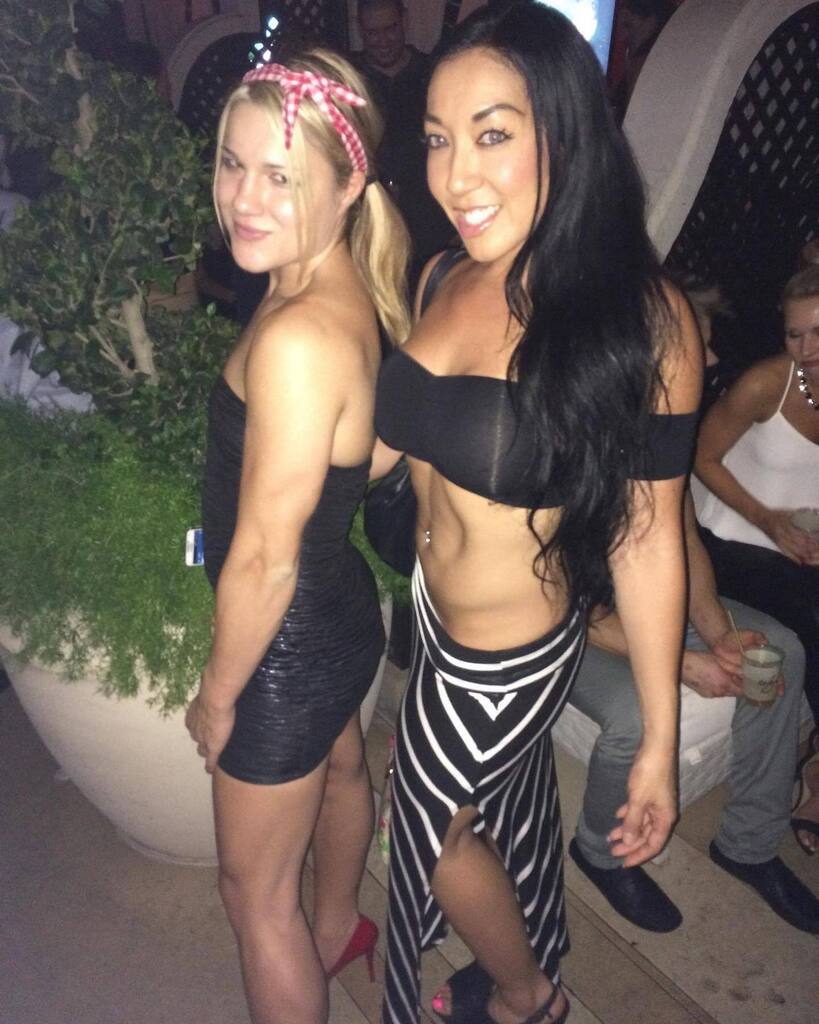 Throwback to today 8 years ago with @feliceherrig in Vegas at @xslasvegas during the @mrolympiallc (which is not in September this year!)

I see you abs, and I’m coming for you!!!
.
.
.
.
.
#throwback #waybackwednesday #tracylee #feliceherrig #mstracylee… instagr.am/p/Ciy-WXDLx3X/