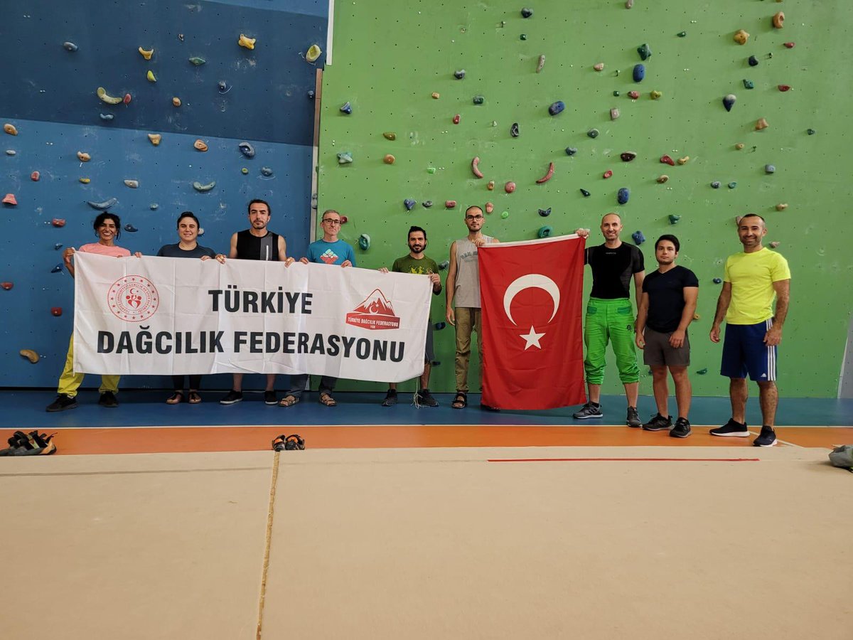 Türkiye Dağcılık Federasyonu tarafından 2021 faaliyet programında bulunan Spor Tırmanış Temel Seviye Eğitimi İstanbul’da düzenlendi. Sporcumuz Nuran KOYUNCU faaliyeti başarı ile tamamlamıştır, kendisine, tüm sporculara ve teknik ekibe teşekkür ederiz.
