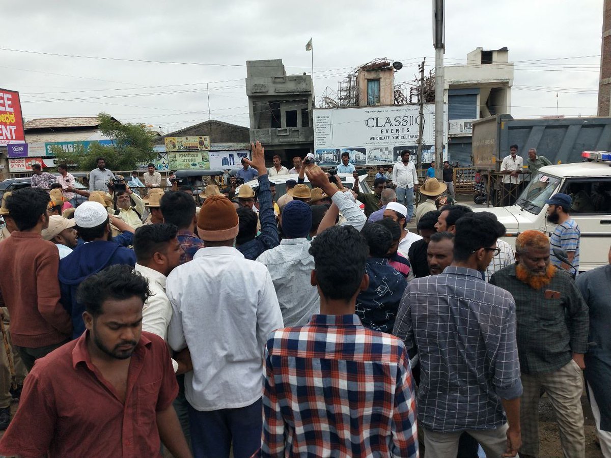 AleemIlahi's tweet photo. I strongly condemn the @NIA_India &amp; @dir_ed raids on 100s of @PFIOfficial leaders including Gulbarga Dist President Shaikh Aejaz Ali, This Fascist @BJP4India Govt Creating Terror Using Agencies. I demand immediate Release the all Leaders Unconditionally. #StandWithPopularFront https://t.co/MCmIAstBlN