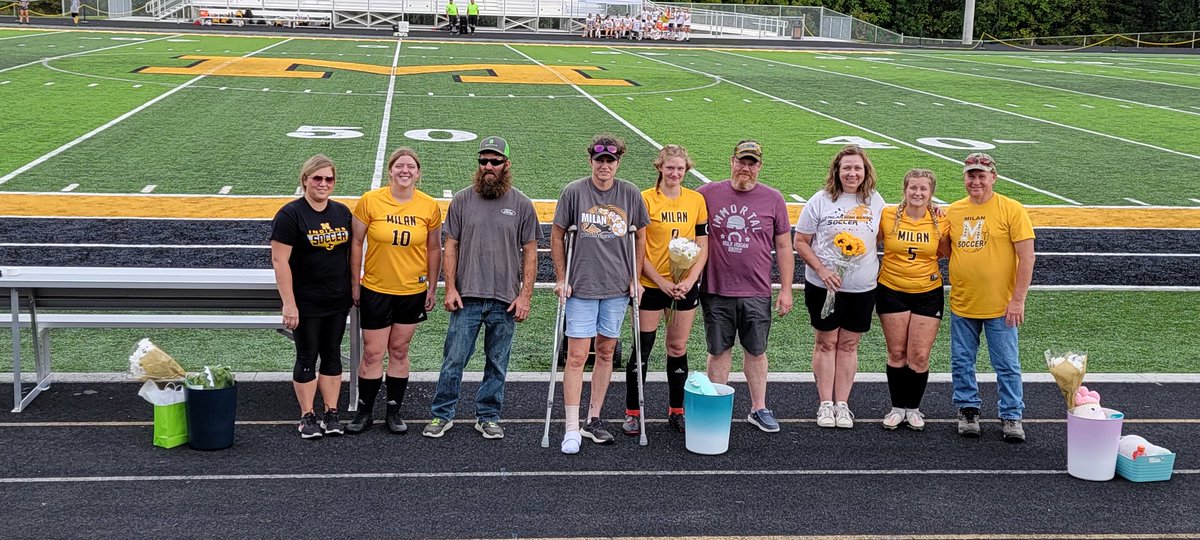 mhs_lady's tweet photo. Senior night. https://t.co/LBo7ImJHME