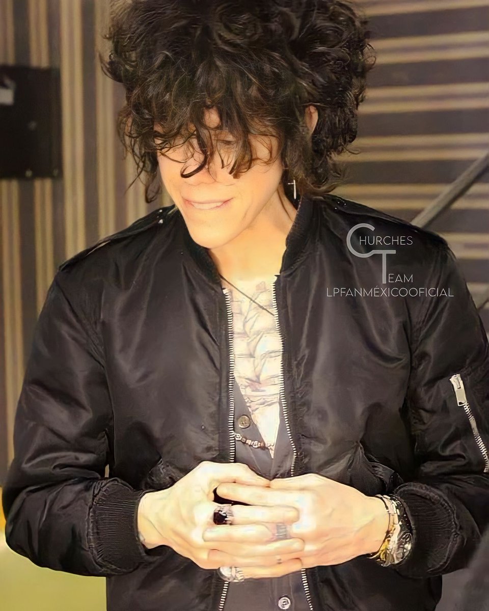 ChurchesTeam's tweet photo. Sunkissed 🌞

-@iamlp You know how much I love you? ♡︎
-@ChurchesTeam

#LPChurchesTour ✨
#Ohmymy✨
#LPFanMéxicoOficial 🇲🇽
#Churches_Team
#LP #LPeople #LPFan #lppergolizzi 
🌦️🌈Churches Team🌈🌦️ https://t.co/CRufey6CRU