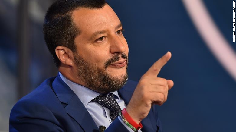 vaielettrico's tweet photo. Spacciandolo per un pronunciamento pro o contro le auto cinesi, Matteo Salvini ha annunciato che, se vincerà le elezioni di domenica, promuoverà un referendum contro le #autoelettriche e pro auto #diesel e benzina. https://t.co/gX3RVXNIGc https://t.co/2Qd2OYU9BK