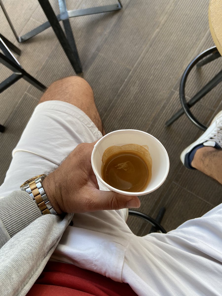 Καταραμένοι χειμωνάκηδες έβαλα ζακέτα σήμερα αλλά δεν πτοούμαι γιατί μετά θα την βγάλω 
Καλημέρα στους καλοκαιρακηδες, στους υπολοιπους αγκωνιά στην καρωτίδα ☕️