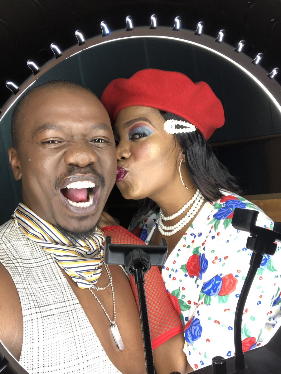 RealThembzana's tweet photo. Happy birthday to you papa n’wananga 🎂  🍾 🥂 🎉@XolanWaleKenhuk hambi leswi minga hlayiseki n’wana😂😂 https://t.co/MXKeGSyFBm
