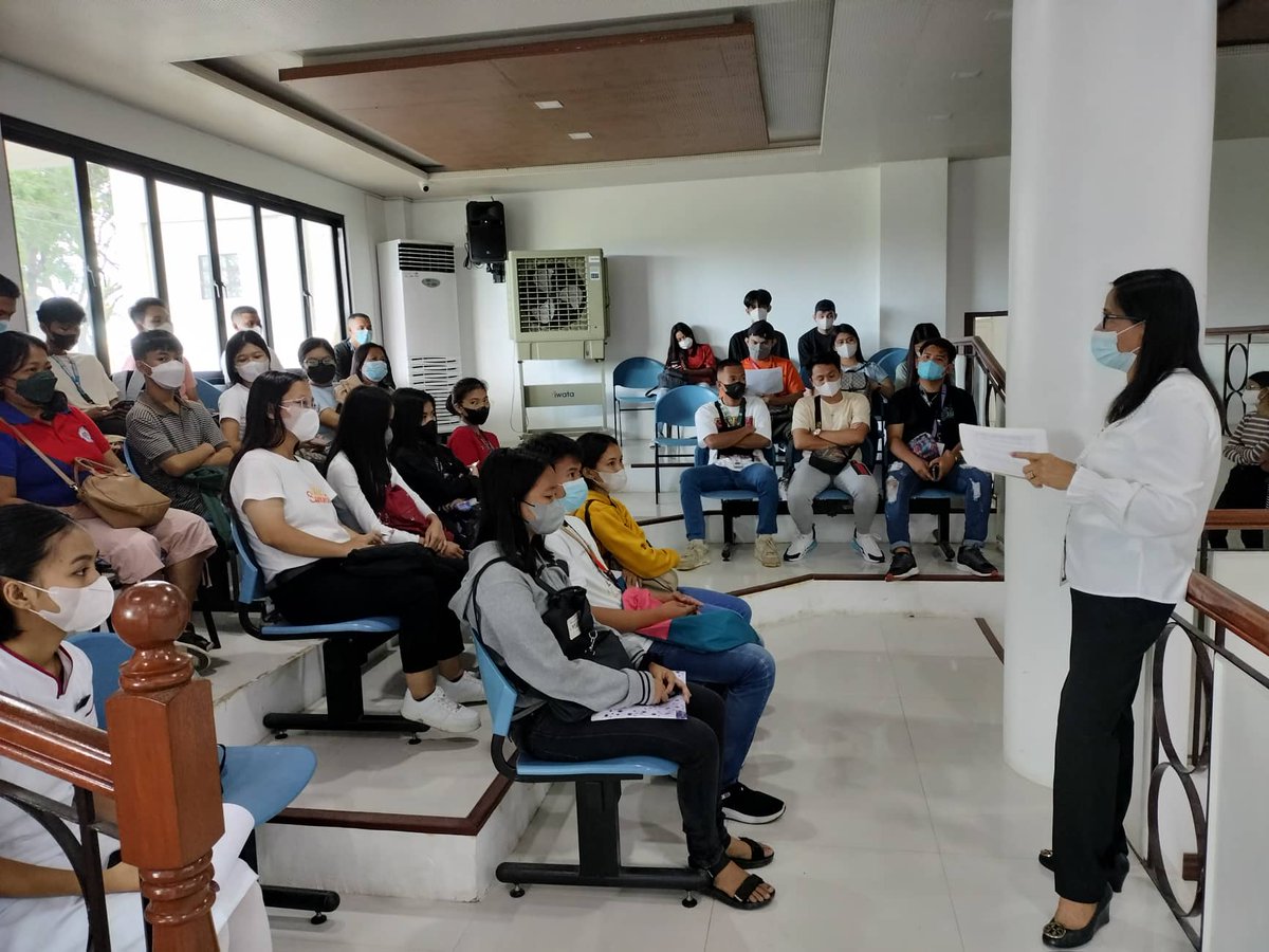 batspiocapitol's tweet photo. #HelpInMotion: Muling nagpatuloy ngayong araw, ika-21 ng Setyembre 2022, ang pamamahagi ng financial assistance sa mga iskolar ng Kapitolyo para sa 2nd semester ng Academic Year 2021-2022 sa Capitol Compound, Lungsod ng Batangas. https://t.co/cBTOBnQgZs