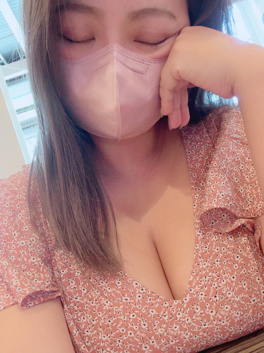 頭痛⋯⋯⋯

#覺得年紀大真的身體不好的肉肉阿姨 https://t.co/SDith6llfB