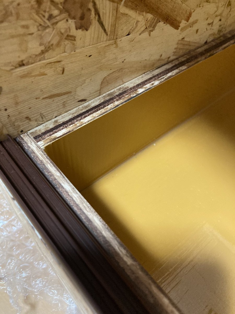 _OwO_vv's tweet photo. オーダーケージ届いた!ちょー綺麗な仕上り!!!!!!!!!!!!!!
寸分違わない作り!
ネジも綺麗凄い!
鍵まで付属してもらって!!
興奮して顔文字とか使ってらんねぇ!
めちゃくちゃありがとうございます!
早速お引越しじゃ!
#爬虫類 #ケージ #POPCORNLELE https://t.co/acTsNMruQa