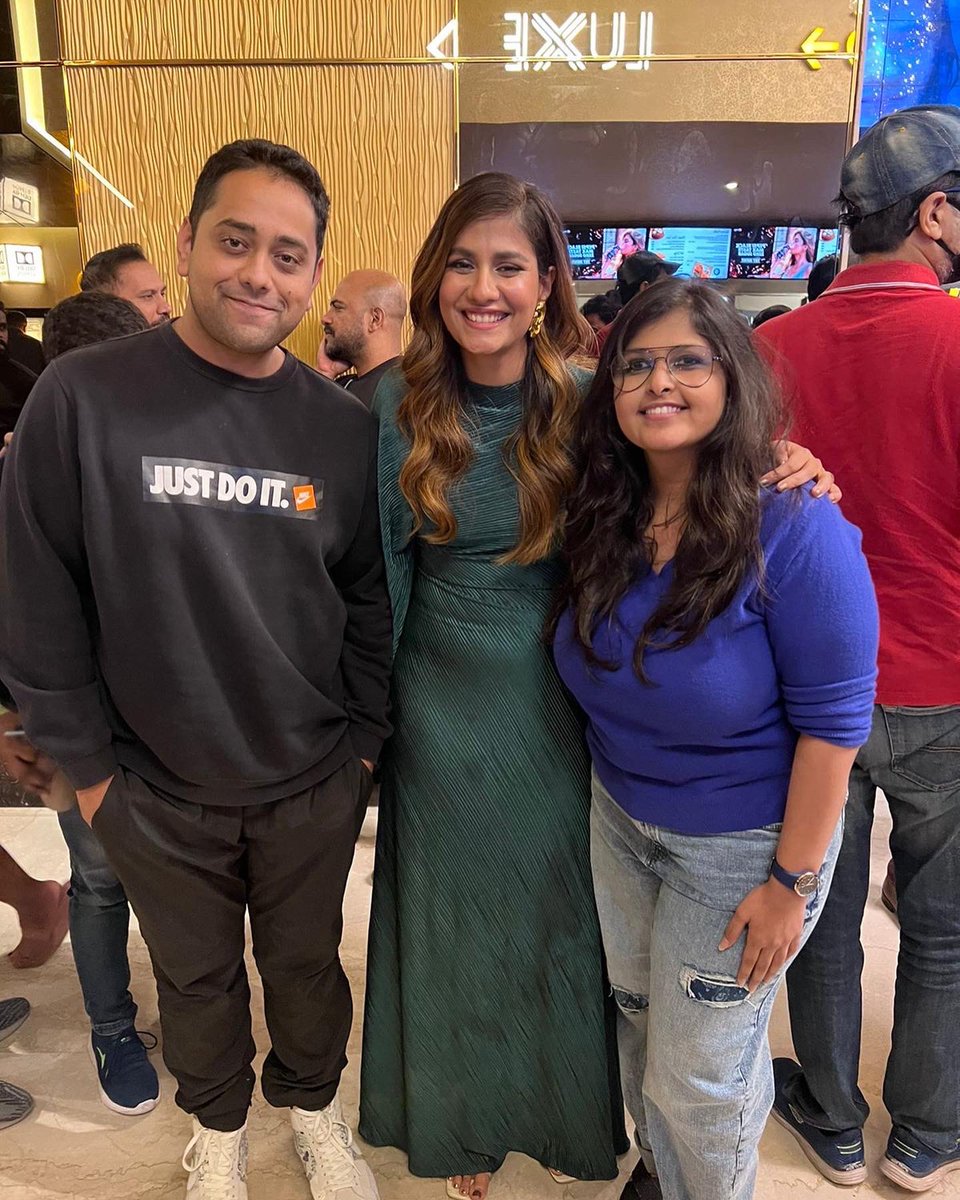 RupaliMusic's tweet photo. All about last night 
#ChupRevengeOfTheArtist 
Premiere✨✨ https://t.co/F7tUBhjqpI