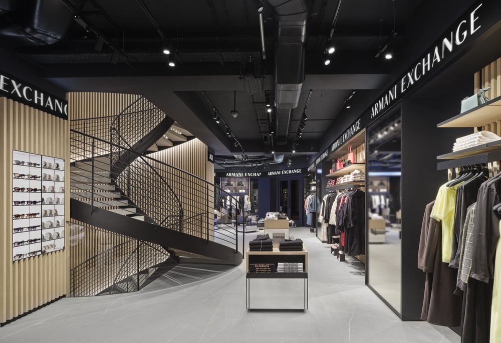 cppluxury's tweet photo. Armani Group opens new A|X Armani Exchange boutique in London at Regent Street
https://t.co/KK9JjNoLMO
#Armani #ArmaniGroup #AIXArmaniExchange #ArmaniExchange #London #RegentStreet #luxury #luxuryfashion #luxuryboutique #luxuryretail #GiorgioArmani @ArmaniExchange https://t.co/QzRymFRZuL