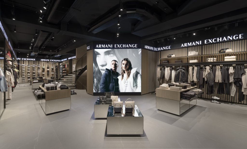 cppluxury's tweet photo. Armani Group opens new A|X Armani Exchange boutique in London at Regent Street
https://t.co/KK9JjNoLMO
#Armani #ArmaniGroup #AIXArmaniExchange #ArmaniExchange #London #RegentStreet #luxury #luxuryfashion #luxuryboutique #luxuryretail #GiorgioArmani @ArmaniExchange https://t.co/QzRymFRZuL