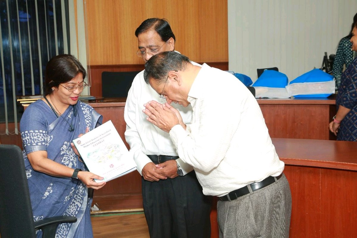 shivanikdmishra's tweet image. Honored by NAAC Director Dr. SC Sharma on releasing a state-level accredited report of Gujarat. A learning journey as part of the research committee member in the preparation of the report. 
@EduMinOfIndia @ugc_india @spunivgujarat