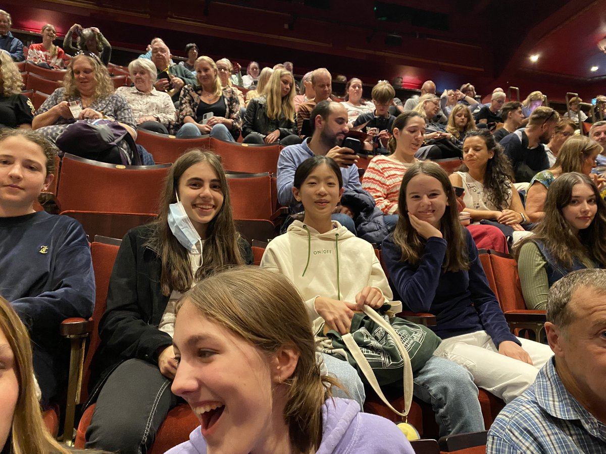 StSwithunsMusic's tweet photo. Happy faces of music scholars and GCSE musicians at @disneylionking last night! @StSwithunsGirls #musictrips https://t.co/cIcPLEqDHb