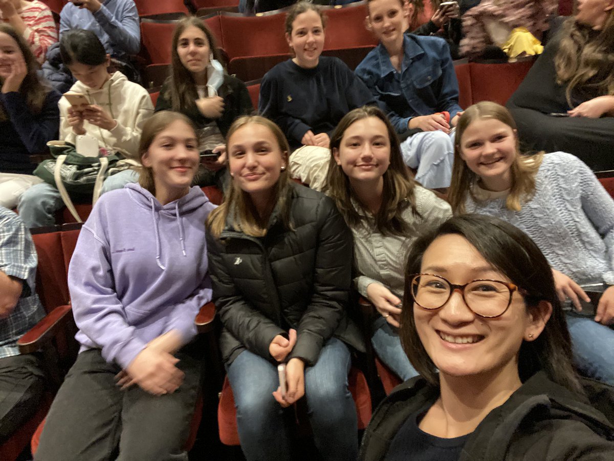 StSwithunsMusic's tweet photo. Happy faces of music scholars and GCSE musicians at @disneylionking last night! @StSwithunsGirls #musictrips https://t.co/cIcPLEqDHb
