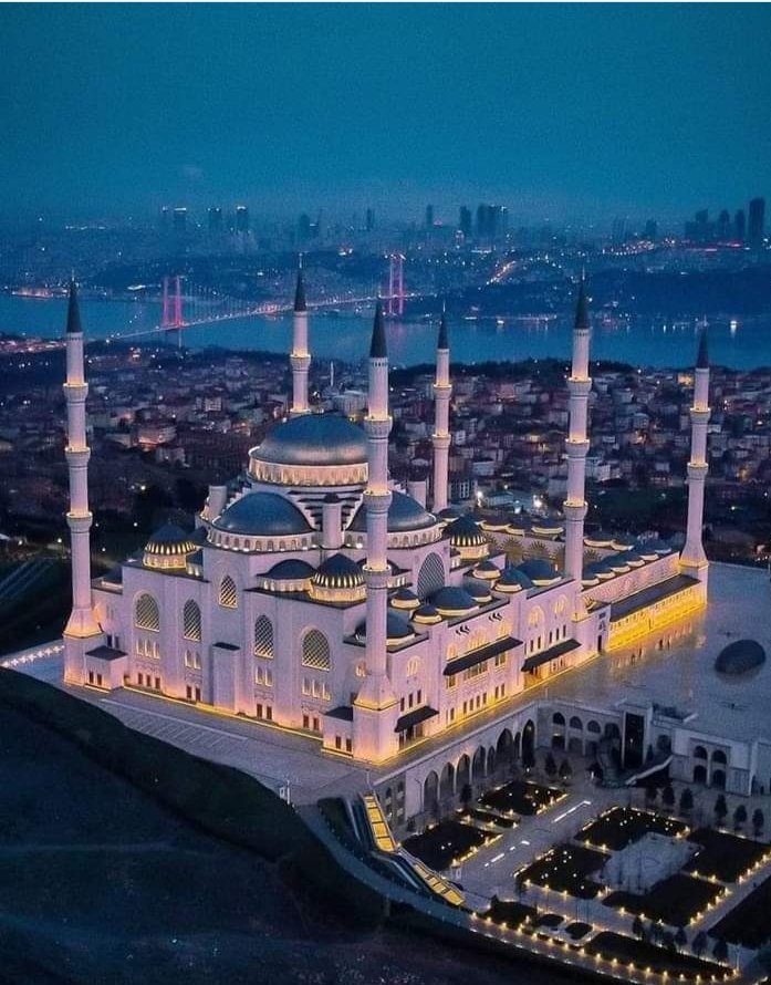 MSSUMAYAPD's tweet photo. Allah is the home in the mosque.
#Mashallah
#Alhamdulliah 
# shubhanaallah https://t.co/9E1AOampYB