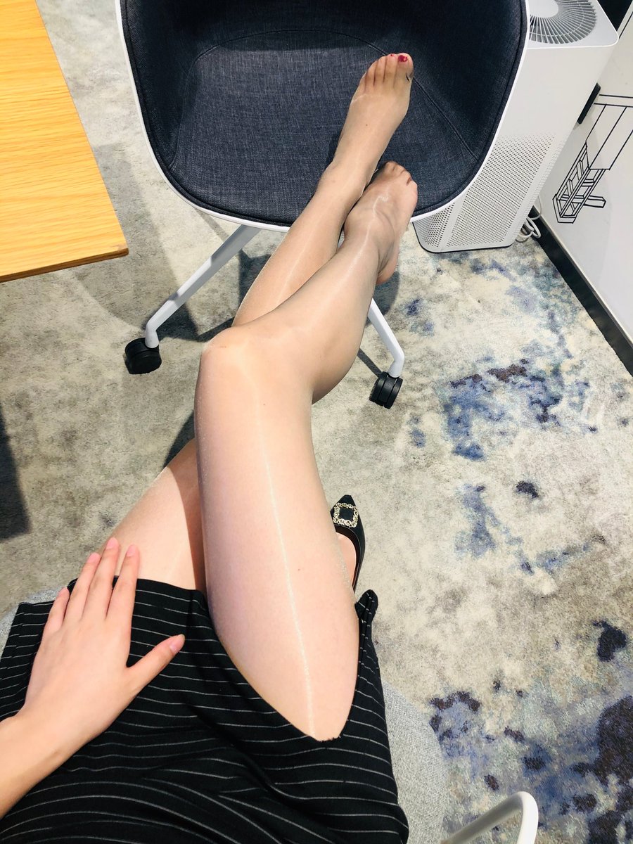 #汲润绝妙触感 @Sjrun_  质感绝了！很高级的感觉，和普通丝袜带来的效果完全不一样！
#汲润丝袜 https://t.co/zCQ8Nip6mc