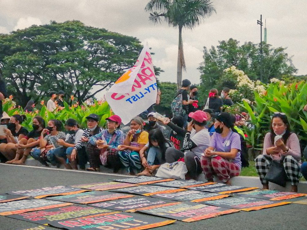 aniluntian's tweet photo. hindi tayo magpapabaon sa limot https://t.co/PFQFFxXpYg